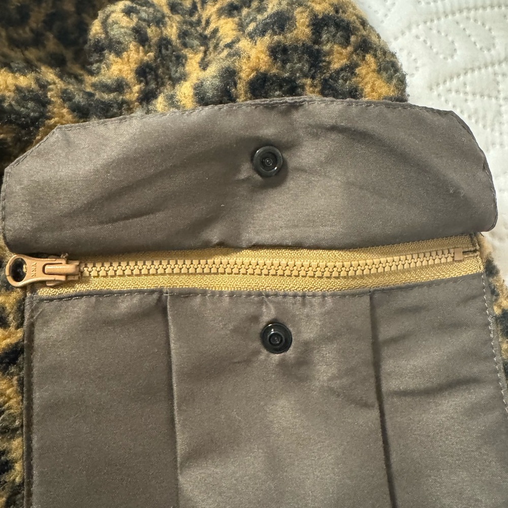 Cargo Sherpa Pants in Leopard - Picture 4 of 6